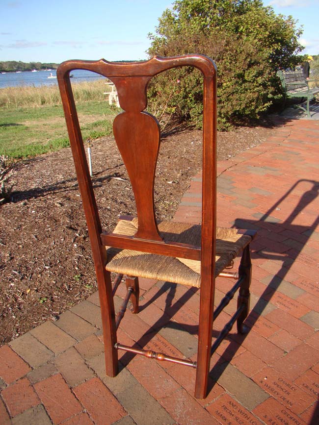 A fine New England Queen Anne period maple side chair, probably from coastal Massachusetts circa 1740-1760. — image 3